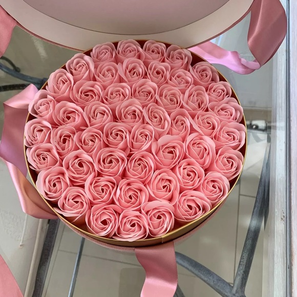 Luxury Eternal Flower Velvet Box ❤️🌹🥀 - Picture 3 of 6